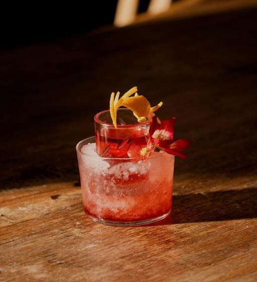 هتل La Striscia Wine Resort