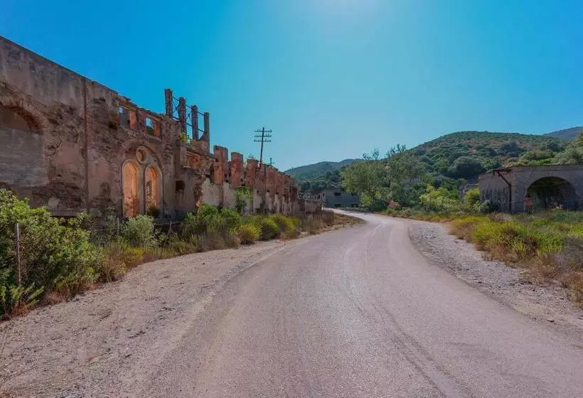هتل L'oasi Del Cervo