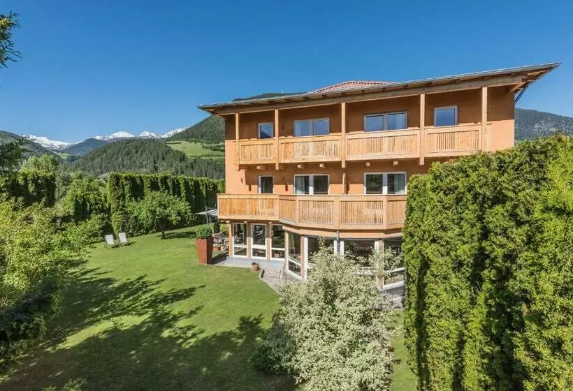 Hotelli Residence Garni Haus Tschenett