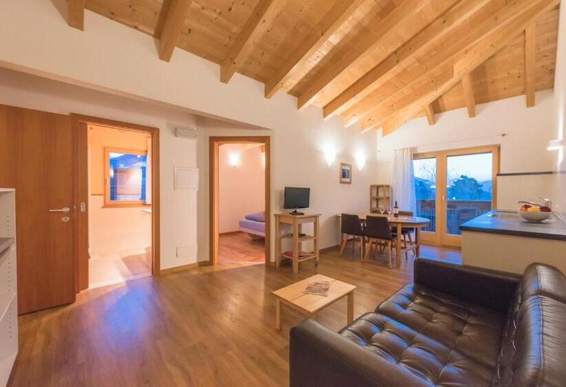 Отель Residence Garni Haus Tschenett