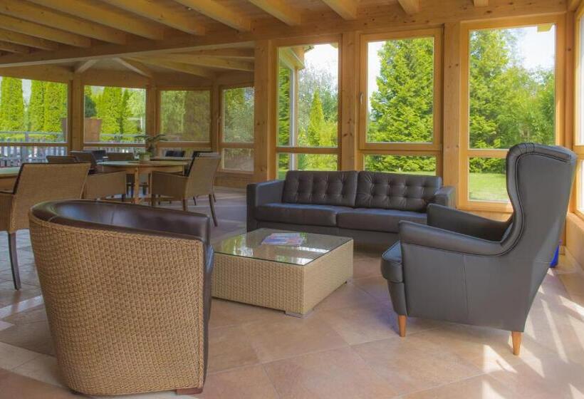 Отель Residence Garni Haus Tschenett