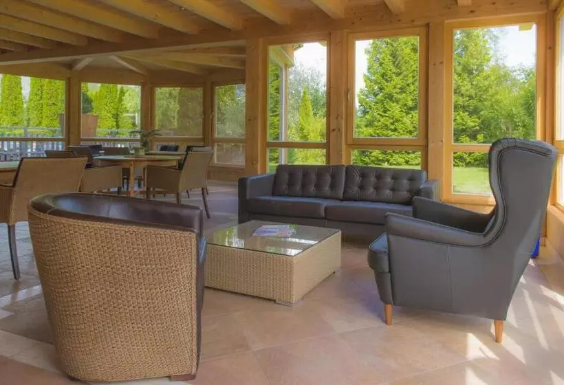 Hotelli Residence Garni Haus Tschenett