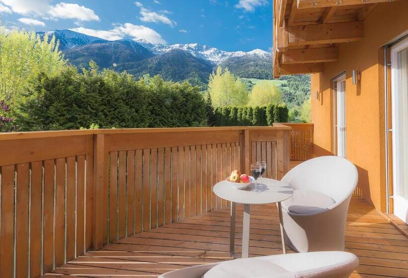 Отель Residence Garni Haus Tschenett