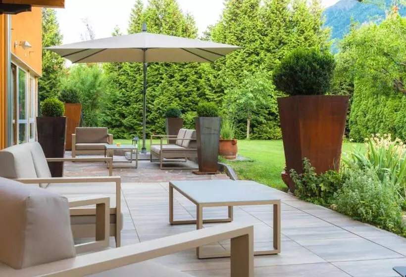 Hotelli Residence Garni Haus Tschenett