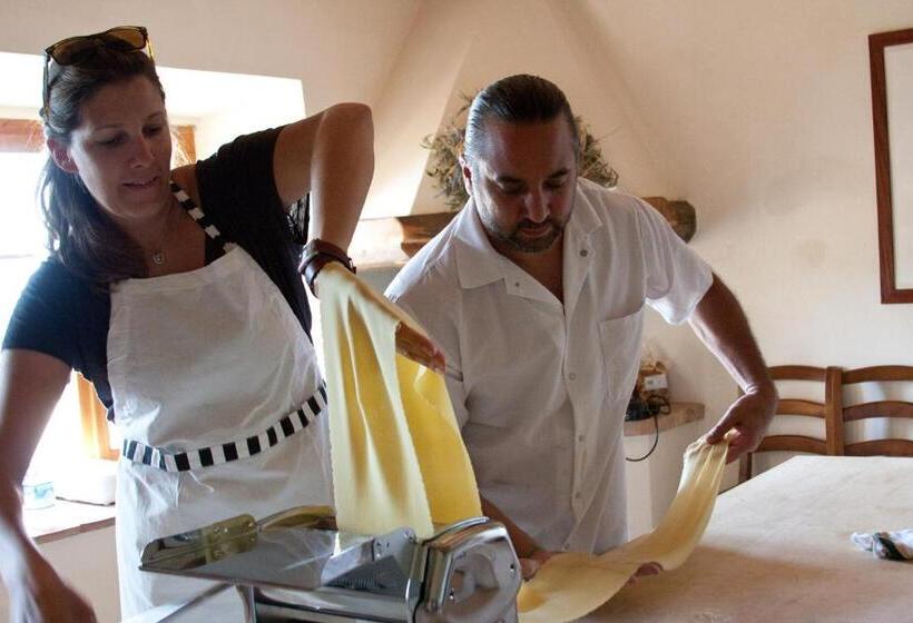 בית מלון כפרי Villa Montecastello