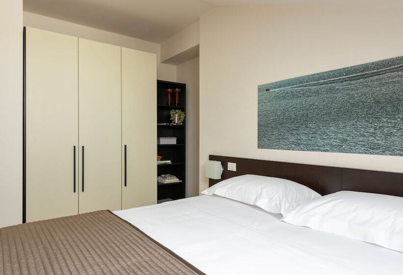 פנסיון Vialeromadodici Rooms & Apartments