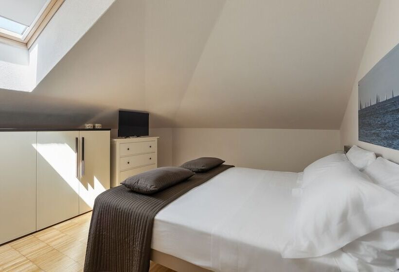 פנסיון Vialeromadodici Rooms & Apartments