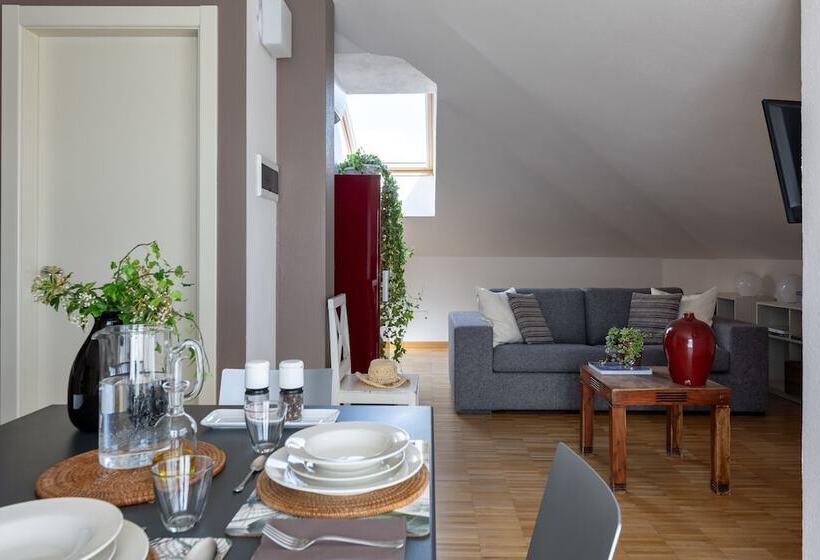 פנסיון Vialeromadodici Rooms & Apartments