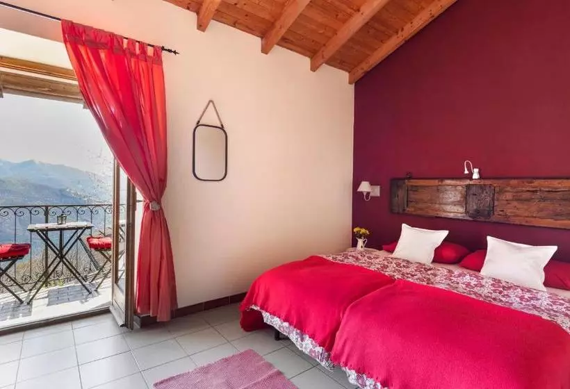 هتل Agriturismo Da Attilio