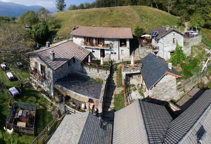 هتل Agriturismo Da Attilio