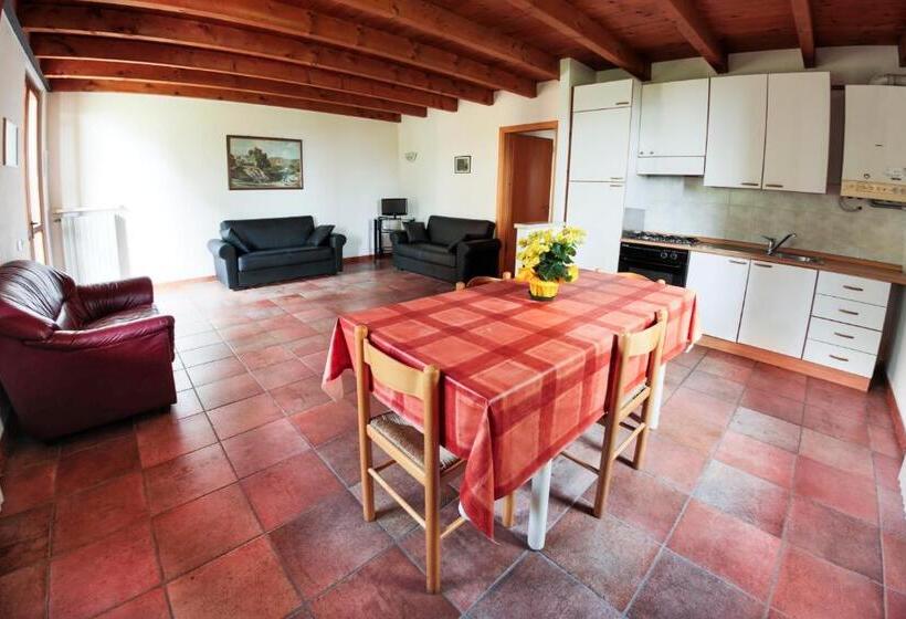 בית מלון כפרי Agriturismo Gardenali