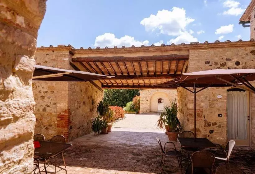 ホテル Villa Le Beringhe   Wine Pool & Relax