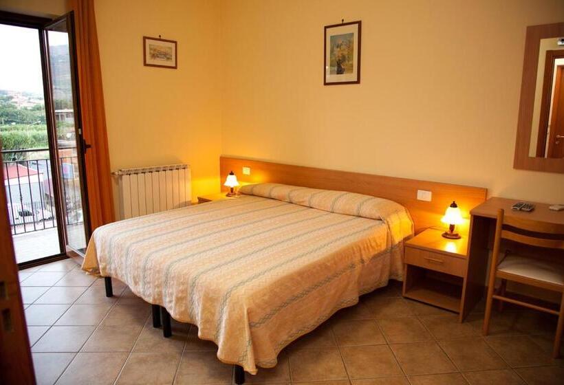 بنسيون Caffè Nuovo 2 Holiday Rooms