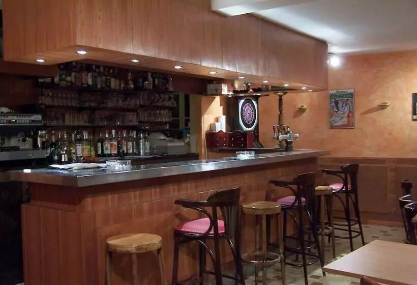 ホテル De La Pomme D'or