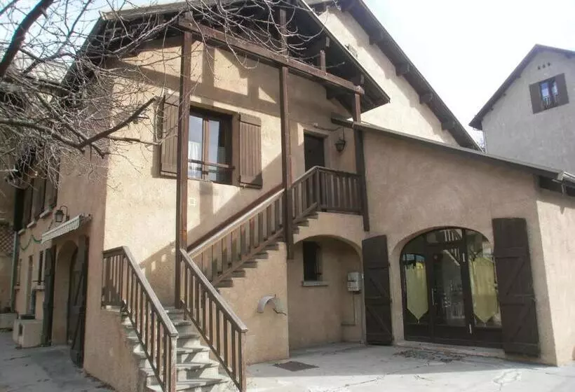 Retkeilymaja Cap Verb Guillestre