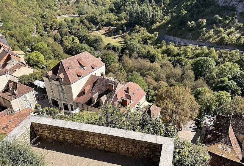 بنسيون Les Hauts De Saulies