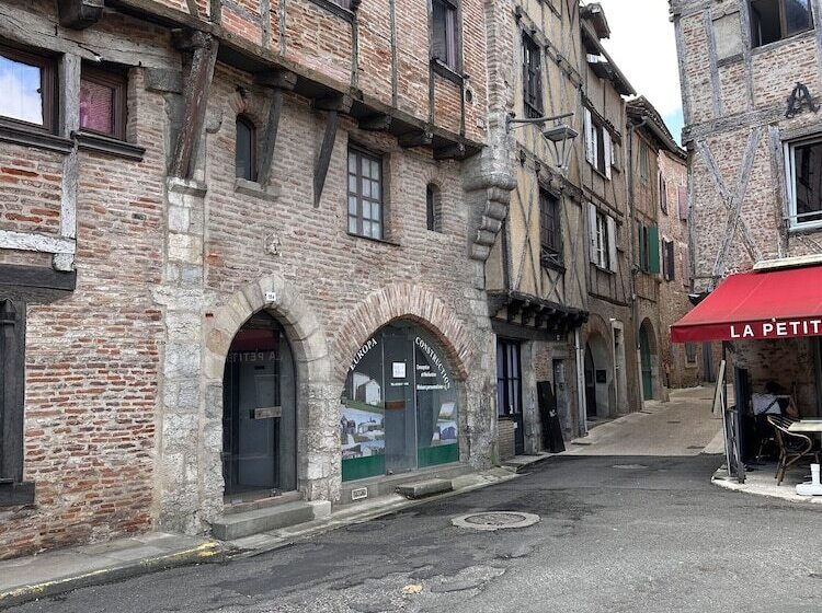 بنسيون Les Hauts De Saulies