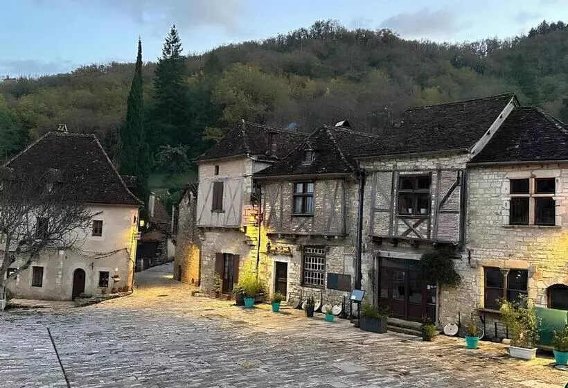 Majatalo Les Hauts De Saulies