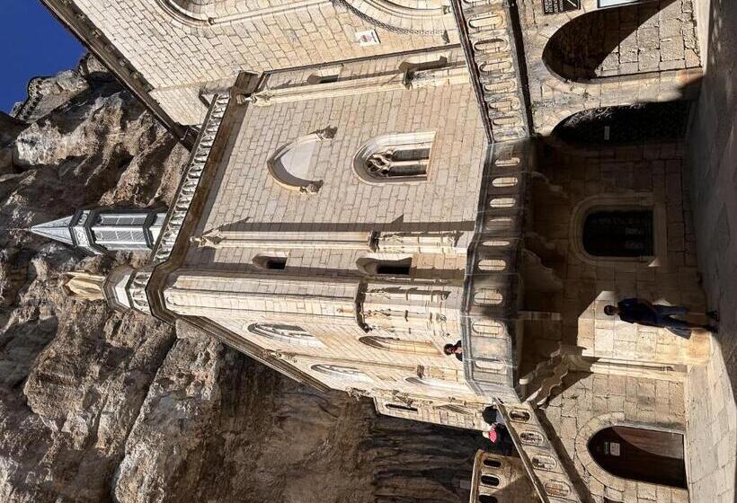 بنسيون Les Hauts De Saulies