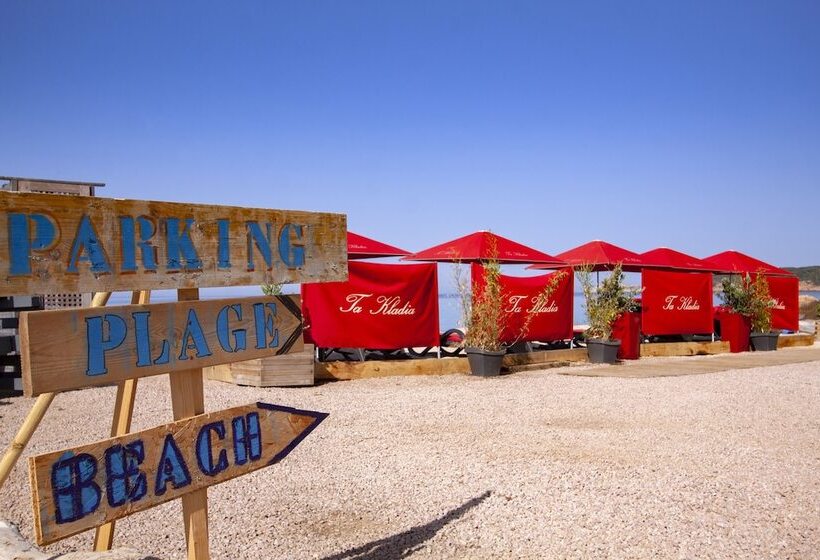 Et Residence Ta Kladia  Omigna