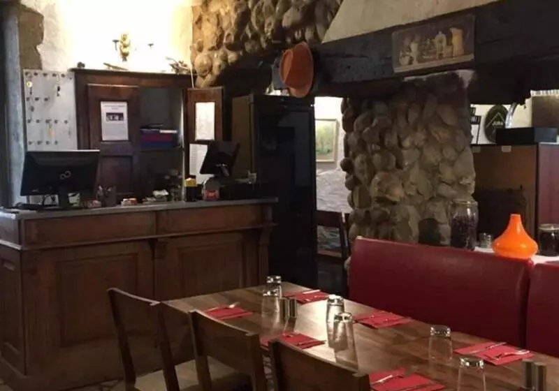 Hotelli Le Relais Des Vieilles Postes