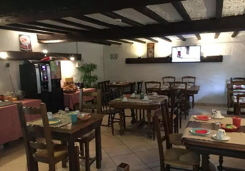 Hotelli Le Relais Des Vieilles Postes