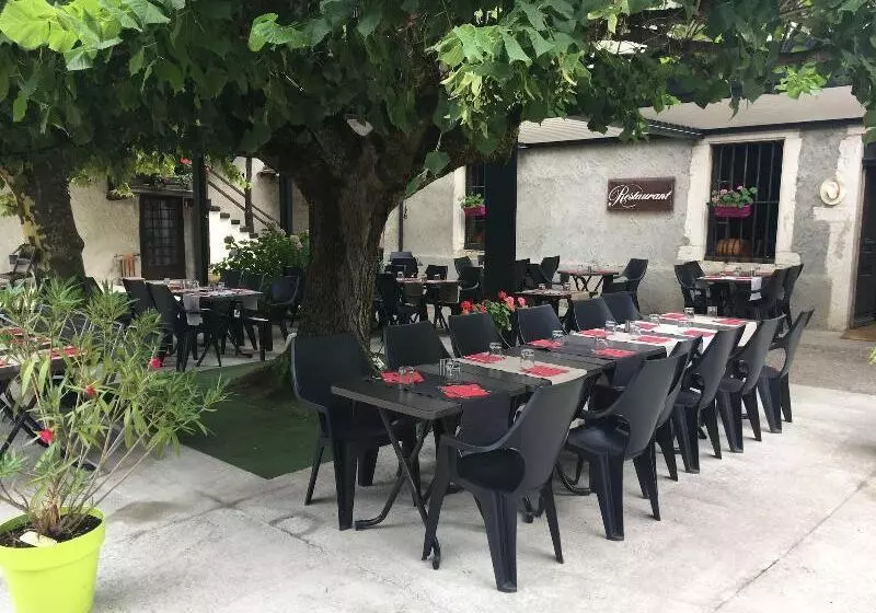 Hotelli Le Relais Des Vieilles Postes