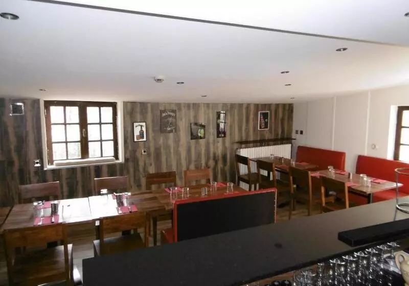 Hotelli Le Relais Des Vieilles Postes