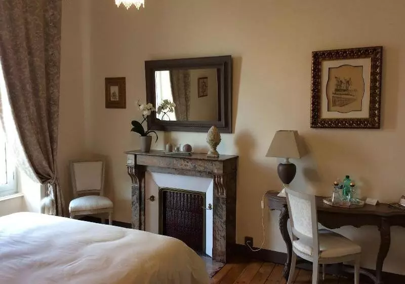 ペンション Les Lamartine Chambres D Hôtes