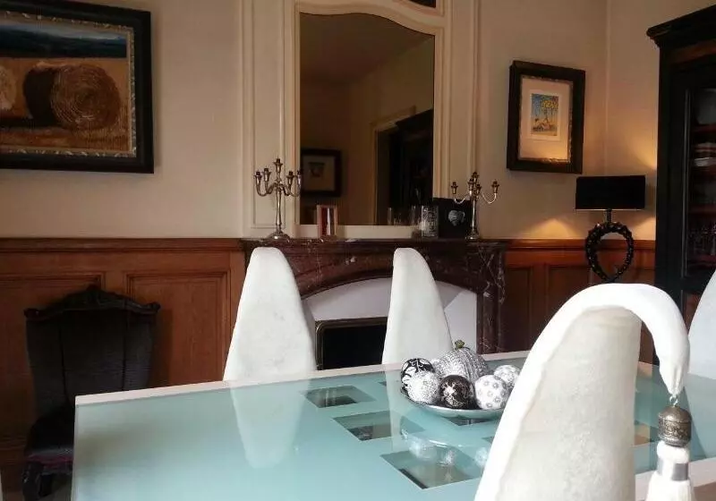 ペンション Les Lamartine Chambres D Hôtes