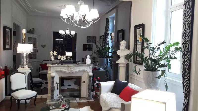 ペンション Les Lamartine Chambres D Hôtes