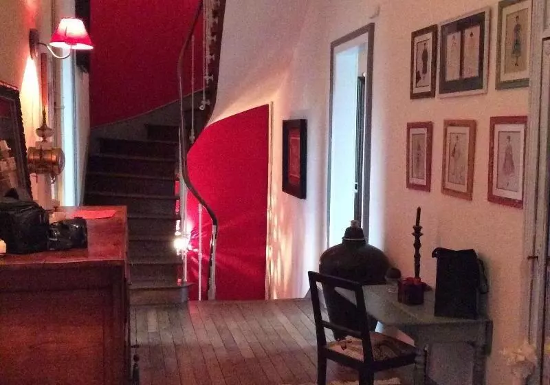 ペンション Les Lamartine Chambres D Hôtes