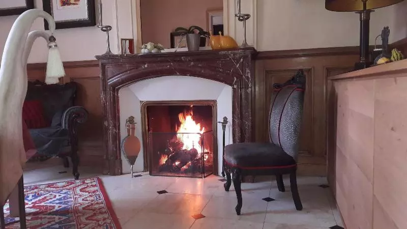 ペンション Les Lamartine Chambres D Hôtes