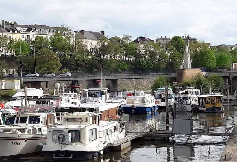 ペンション Les Lamartine Chambres D Hôtes