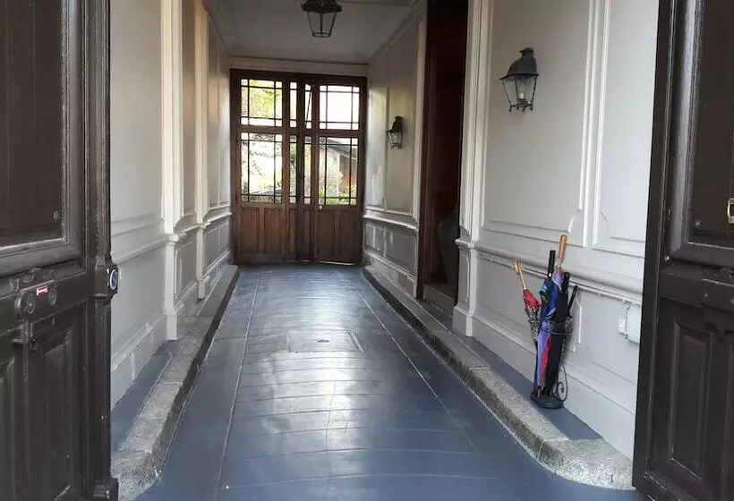 ペンション Les Lamartine Chambres D Hôtes