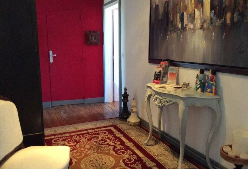 بنسيون Les Lamartine Chambres D Hôtes