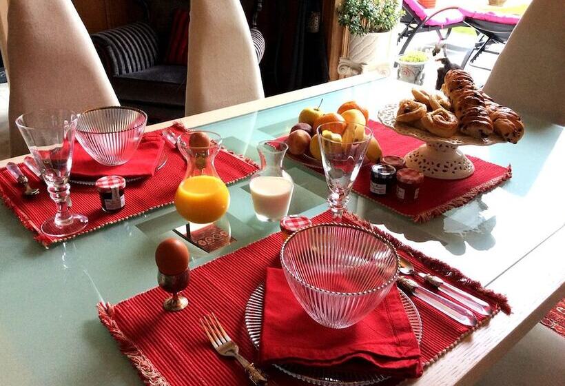 بنسيون Les Lamartine Chambres D Hôtes