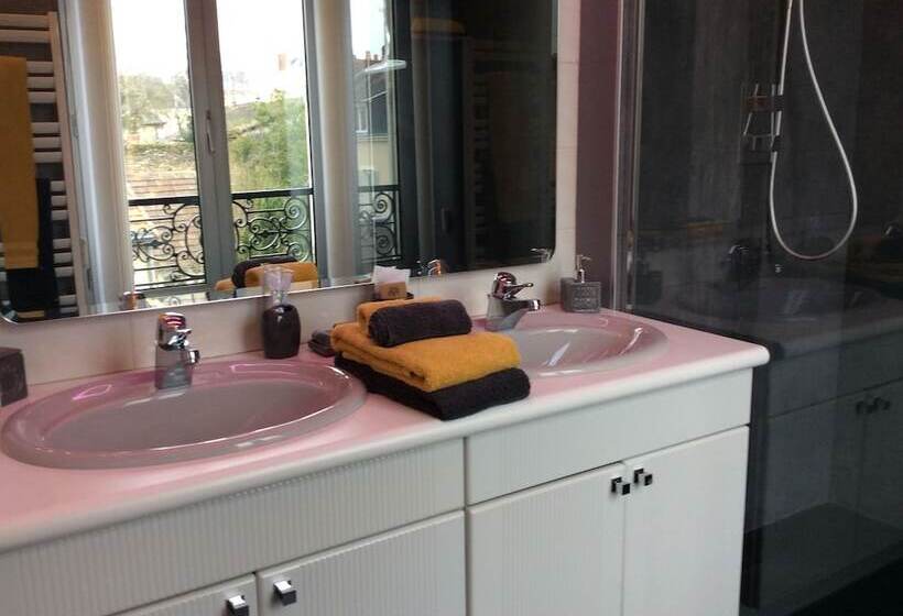 פנסיון Les Lamartine Chambres D Hôtes