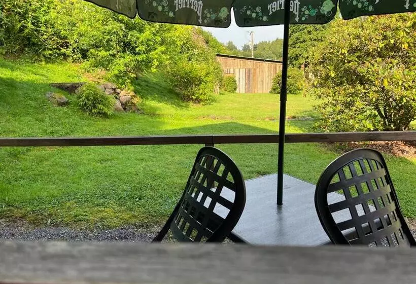 ペンション Auberge Restaurant La Roseraie