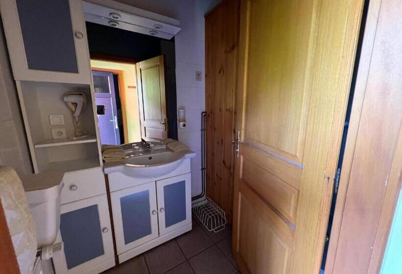 פנסיון Auberge Restaurant La Roseraie