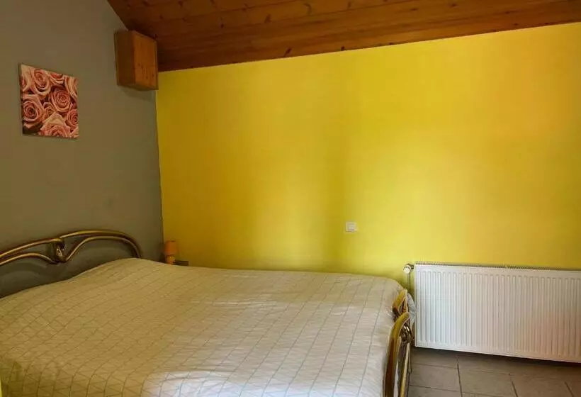 ペンション Auberge Restaurant La Roseraie