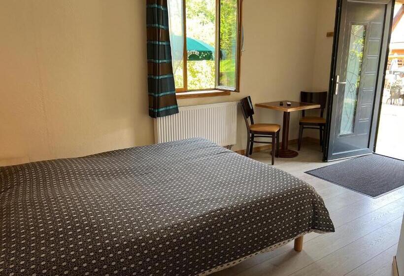 פנסיון Auberge Restaurant La Roseraie