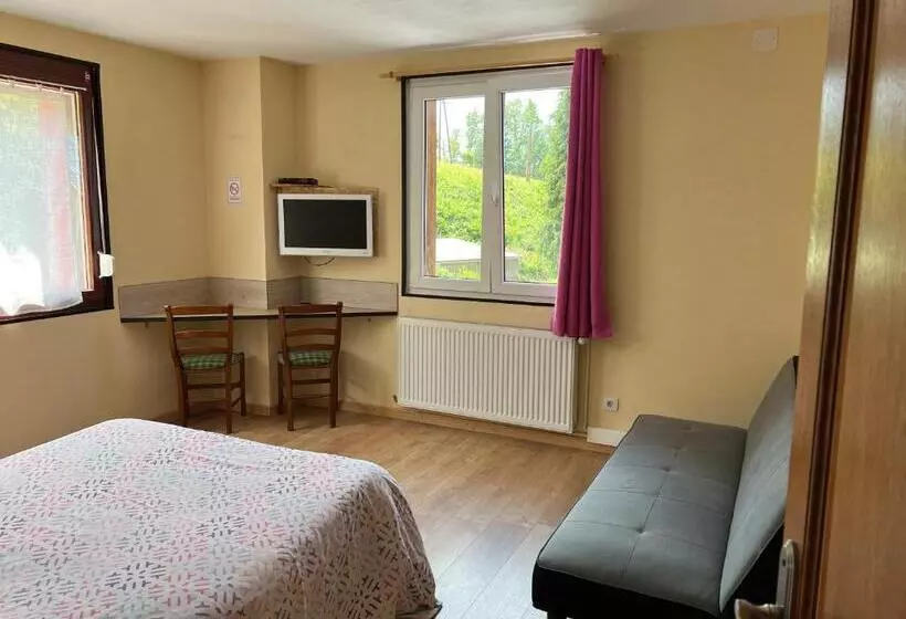 ペンション Auberge Restaurant La Roseraie