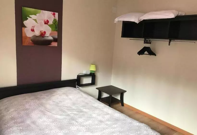 ペンション Auberge Restaurant La Roseraie