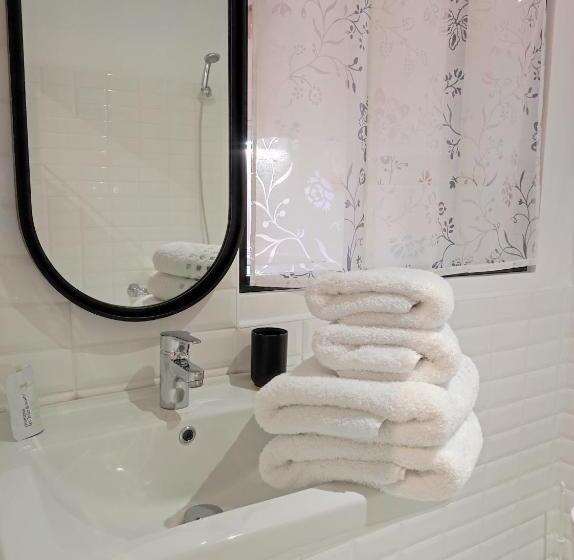 بنسيون La Gourgasse Vieille