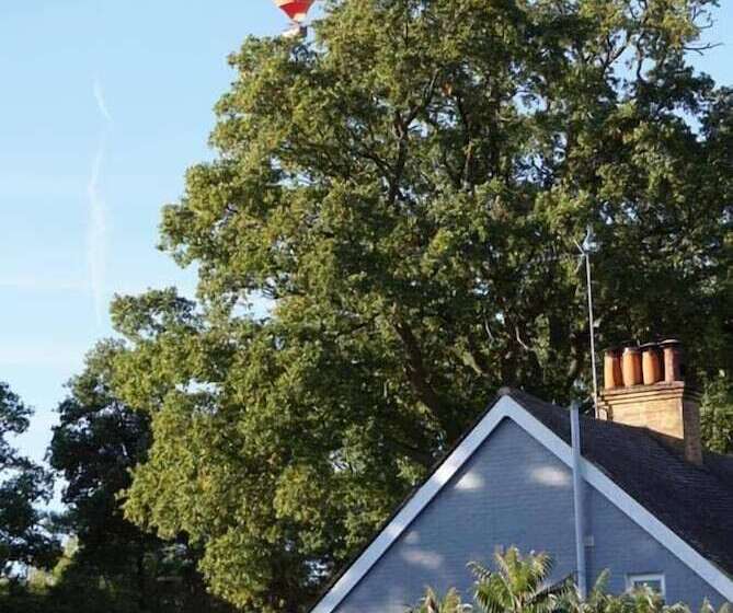 Bed and Breakfast West View Lodge