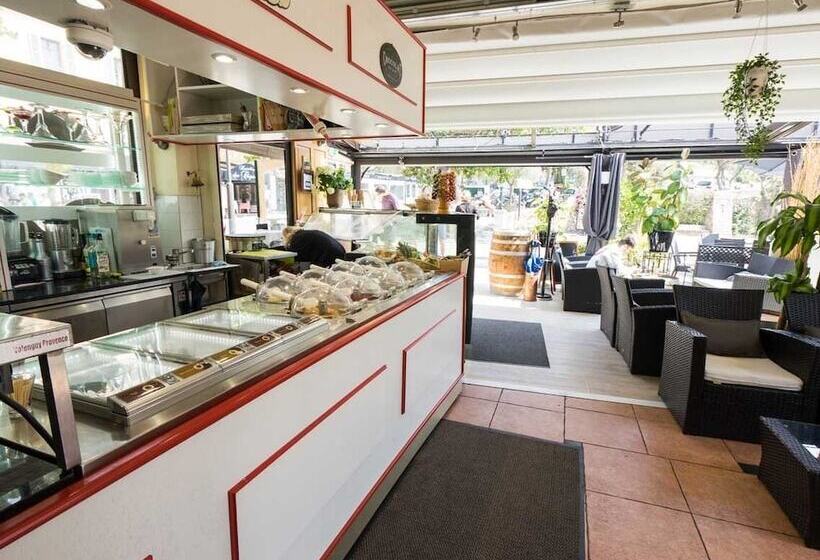 Отель Restaurant Bellevue