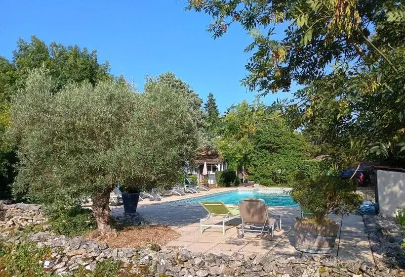 ペンション Domaine De Cadenne