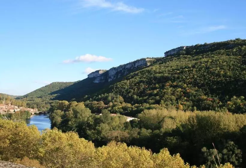 ペンション Domaine De Cadenne