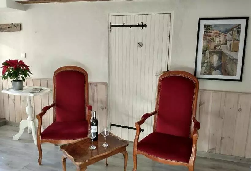 ペンション Domaine De Cadenne